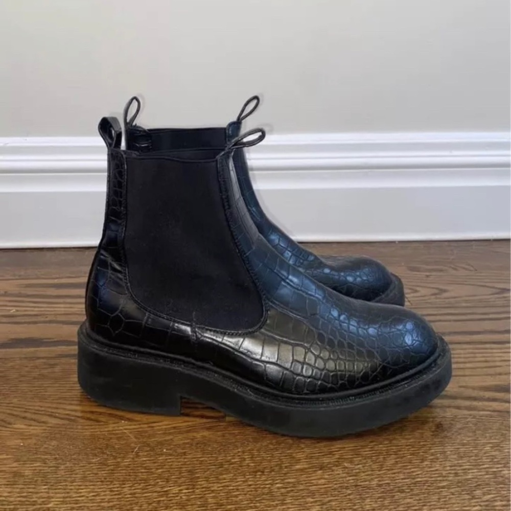 Black Boots